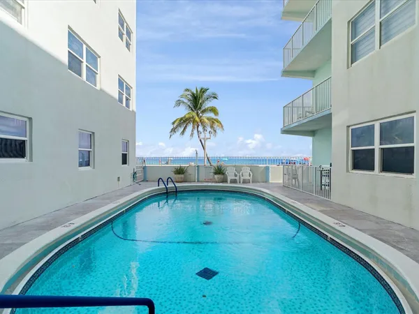 $2,500 | 2600 North Surf Road, Unit 302, Hollywood, FL 33019