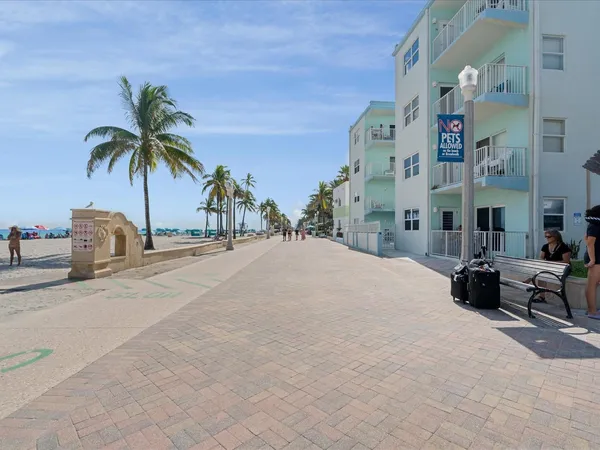 $2,500 | 2600 North Surf Road, Unit 302, Hollywood, FL 33019