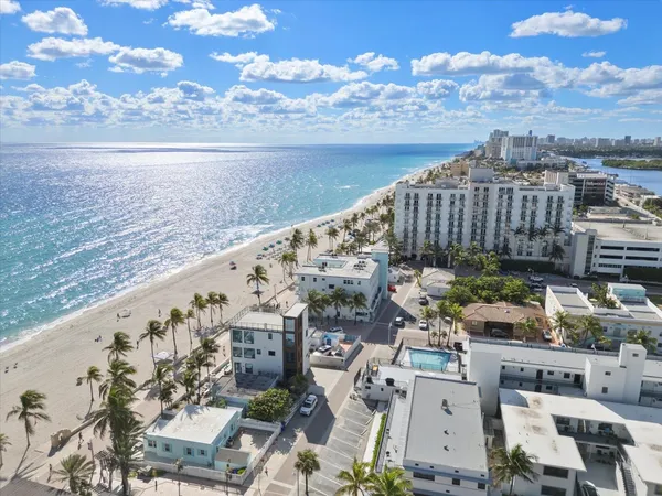 $2,500 | 2600 North Surf Road, Unit 302, Hollywood, FL 33019