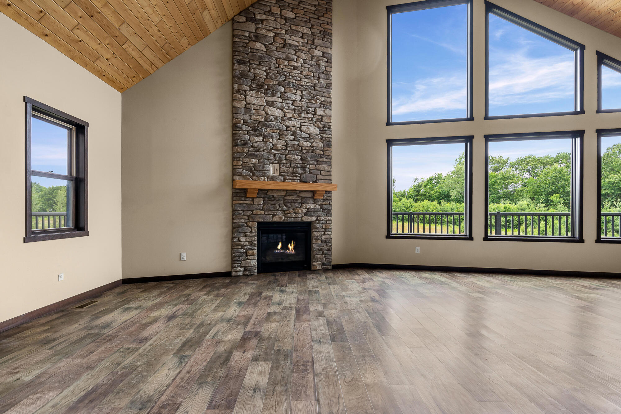 W25377 Park Road Trempealeau, WI 54661 - Photo 9 of 69 LIVING ROOM (19' PEAK)