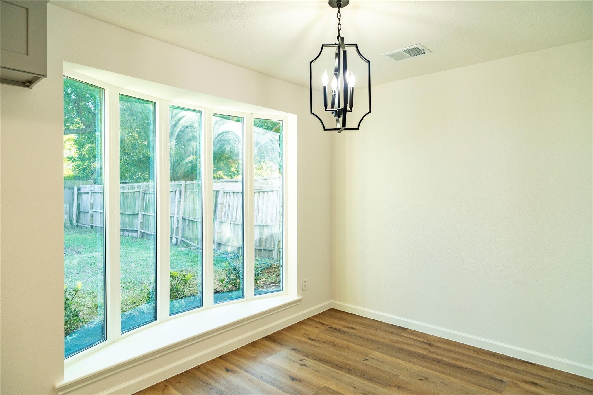 10907 Sharpview Drive Houston, TX 77072 - Photo 11 of 27