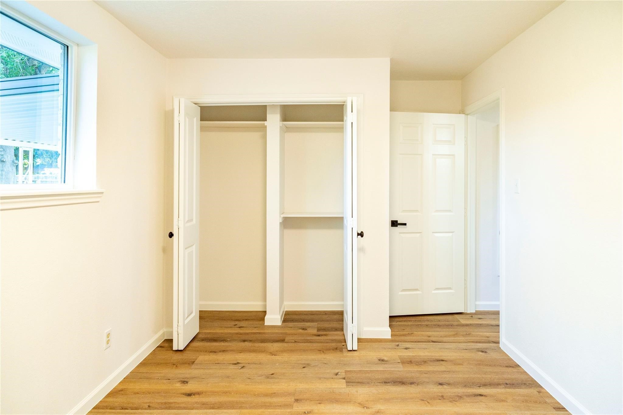 10907 Sharpview Drive Houston, TX 77072 - Photo 17 of 27