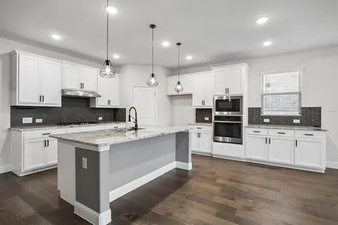 $2,650 | 228 Glenwood Drive, Oak Point, TX 75068