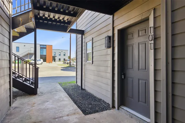$995 | 2703 Windswept Cove, Unit 101, Austin, TX 78745