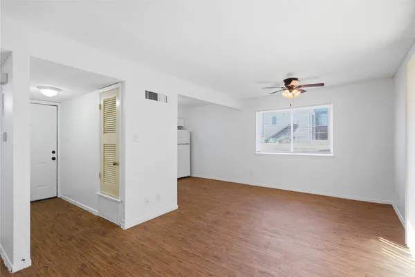 $995 | 2703 Windswept Cove, Unit 101, Austin, TX 78745