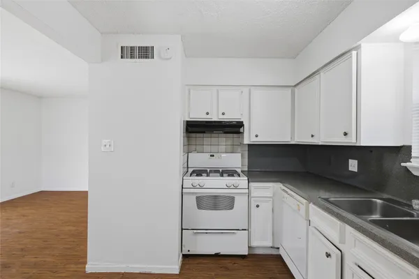 $995 | 2703 Windswept Cove, Unit 101, Austin, TX 78745