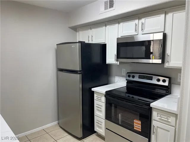$1,095 | 2300 East Silverado Ranch Boulevard, Unit 2142, Las Vegas, NV 89123