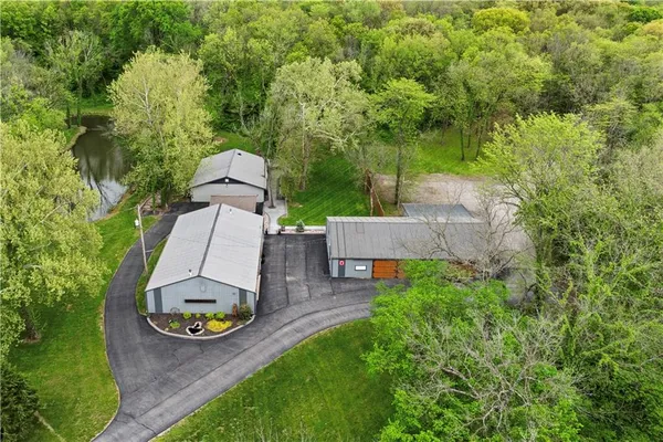 $2,289,000 | 11155 Hubbard Road, Kansas City, KS 66109