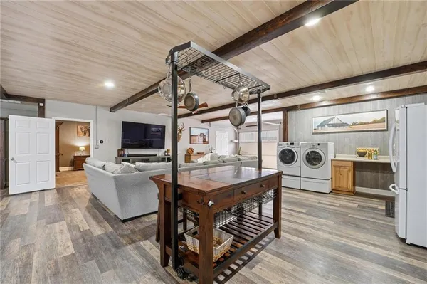 $2,289,000 | 11155 Hubbard Road, Kansas City, KS 66109