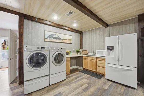 $2,289,000 | 11155 Hubbard Road, Kansas City, KS 66109