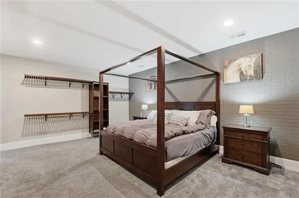 $2,289,000 | 11155 Hubbard Road, Kansas City, KS 66109