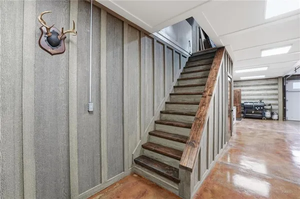 $2,289,000 | 11155 Hubbard Road, Kansas City, KS 66109