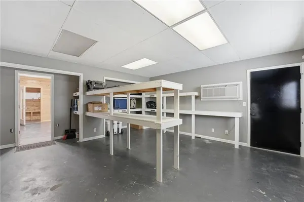 $2,289,000 | 11155 Hubbard Road, Kansas City, KS 66109