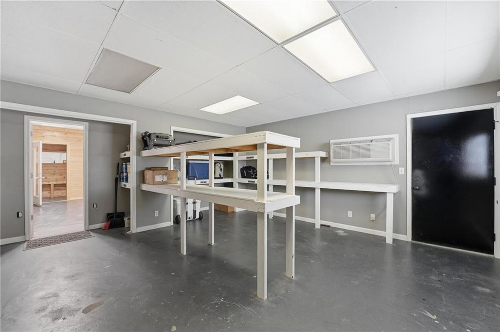 11155 Hubbard Road Kansas City, KS 66109 - Photo 37 of 90