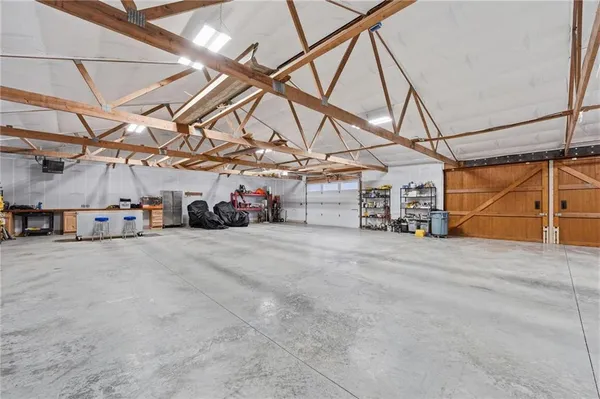 $2,289,000 | 11155 Hubbard Road, Kansas City, KS 66109