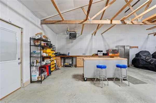 $2,289,000 | 11155 Hubbard Road, Kansas City, KS 66109