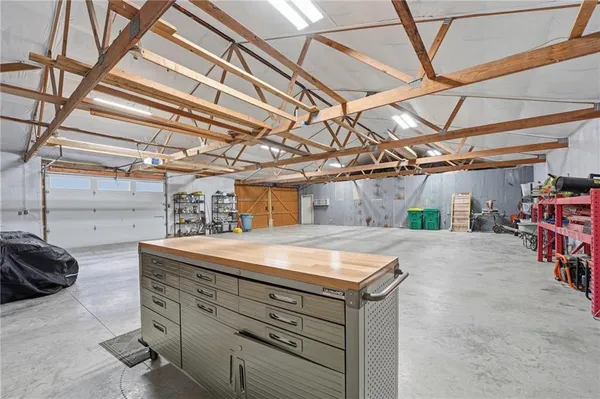 $2,289,000 | 11155 Hubbard Road, Kansas City, KS 66109