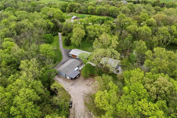 $2,289,000 | 11155 Hubbard Road, Kansas City, KS 66109