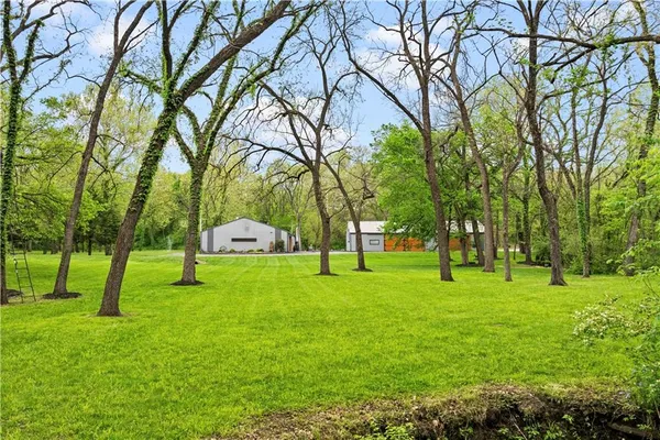$2,289,000 | 11155 Hubbard Road, Kansas City, KS 66109