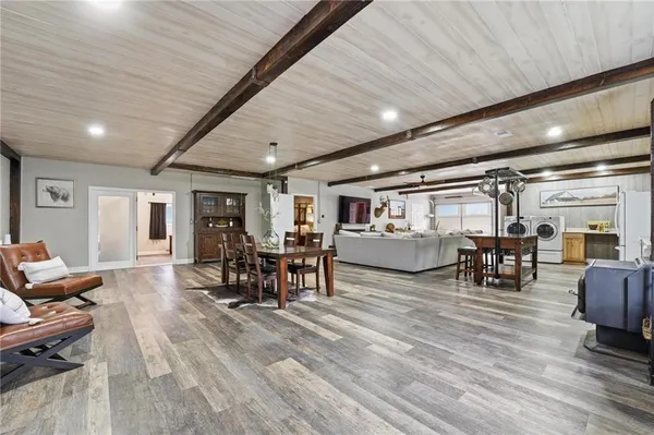 $2,289,000 | 11155 Hubbard Road, Kansas City, KS 66109