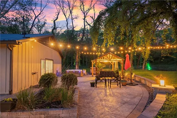 $2,289,000 | 11155 Hubbard Road, Kansas City, KS 66109