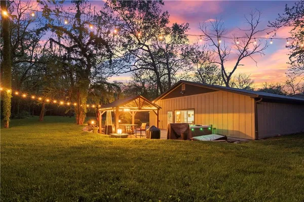 $2,289,000 | 11155 Hubbard Road, Kansas City, KS 66109