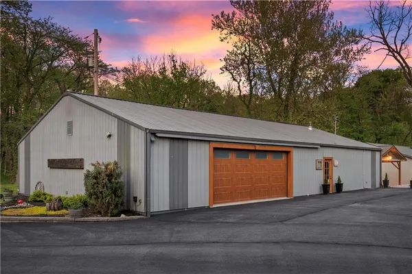 $2,289,000 | 11155 Hubbard Road, Kansas City, KS 66109