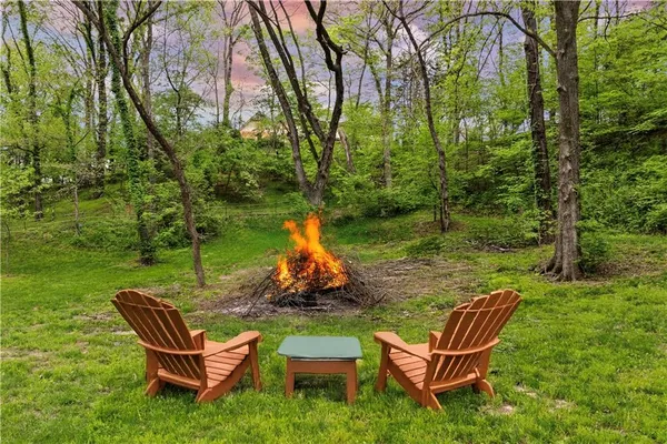 $2,289,000 | 11155 Hubbard Road, Kansas City, KS 66109