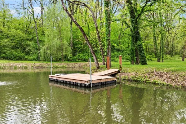 $2,289,000 | 11155 Hubbard Road, Kansas City, KS 66109