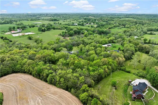 $2,289,000 | 11155 Hubbard Road, Kansas City, KS 66109