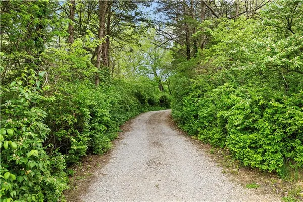 $2,289,000 | 11155 Hubbard Road, Kansas City, KS 66109