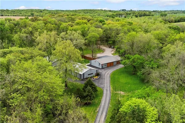 $2,289,000 | 11155 Hubbard Road, Kansas City, KS 66109