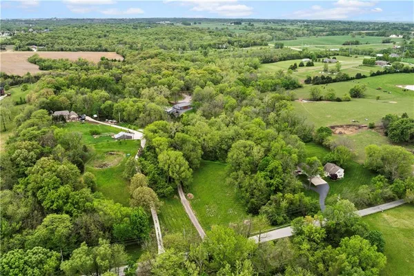 $2,289,000 | 11155 Hubbard Road, Kansas City, KS 66109
