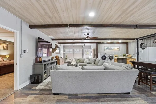 $2,289,000 | 11155 Hubbard Road, Kansas City, KS 66109