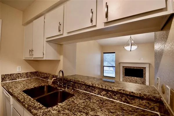 $1,500 | 1818 Augusta Drive, Unit 4, Houston, TX 77057