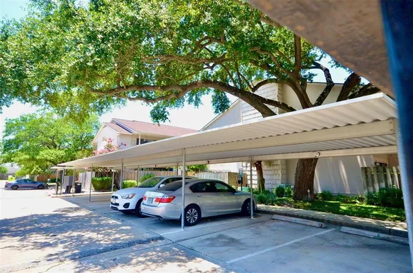 $1,500 | 1818 Augusta Drive, Unit 4, Houston, TX 77057