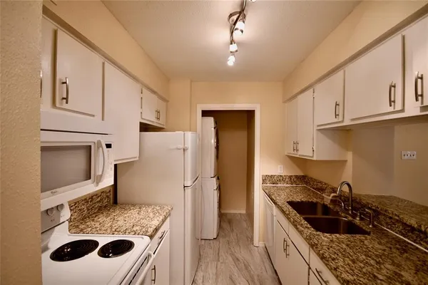 $1,500 | 1818 Augusta Drive, Unit 4, Houston, TX 77057