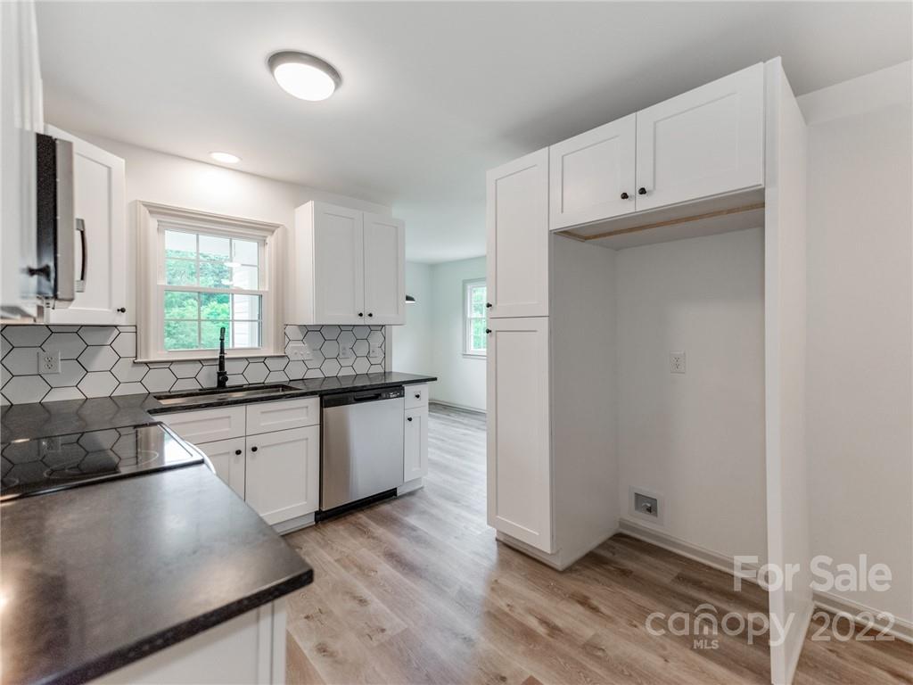 2942 Kingsburry Road Clover, SC 29710 - Photo 15 of 44 Gallery Image 15