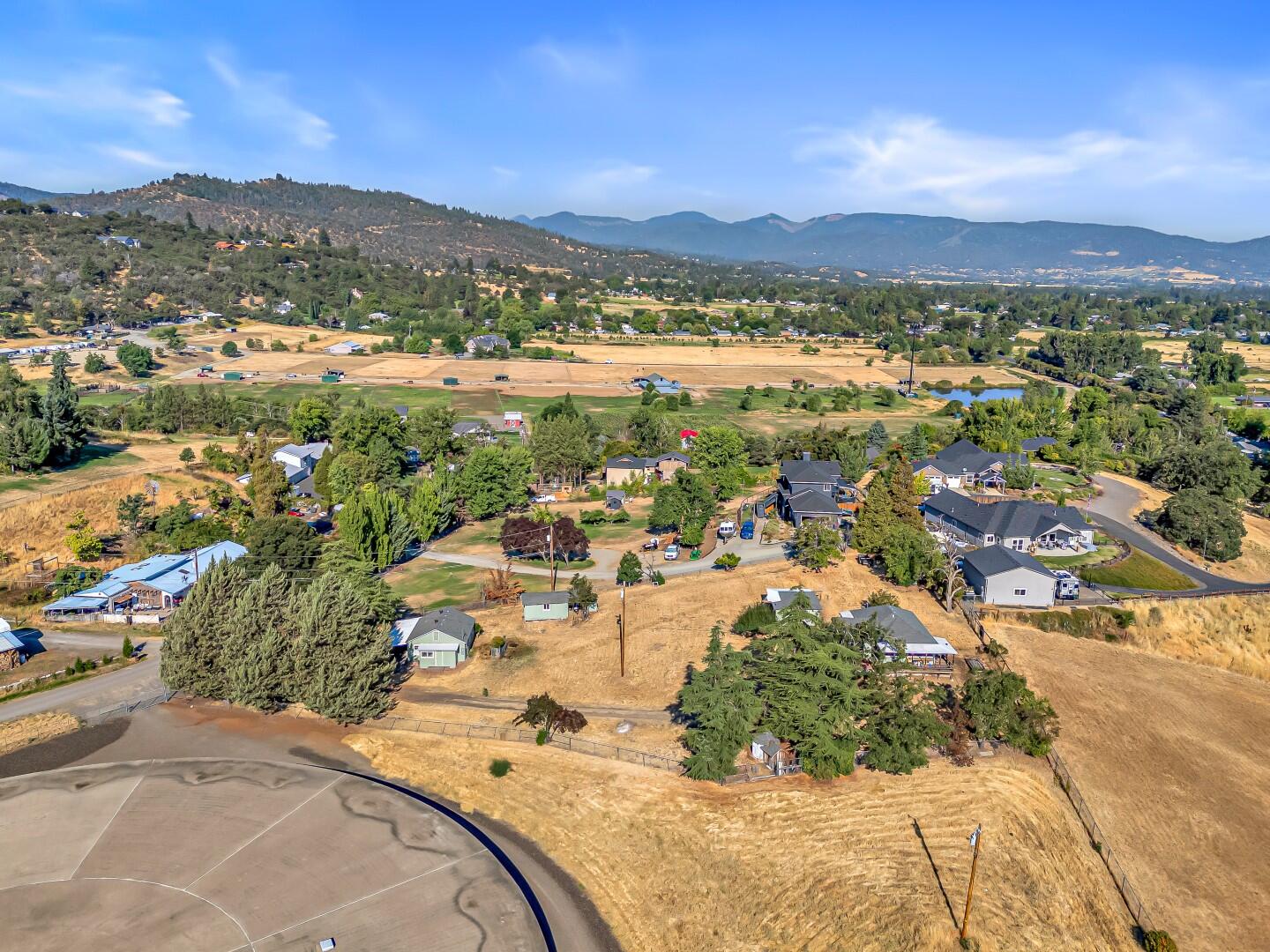 1324 Vawter Road Medford, OR 97501 - Photo 55 of 59 DJI_20250813091549_0016_D