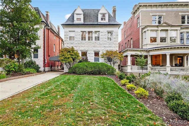 $899,000 | 4624 Pershing Place, St. Louis, MO 63108
