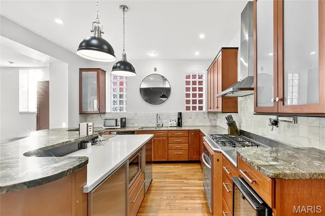 $899,000 | 4624 Pershing Place, St. Louis, MO 63108