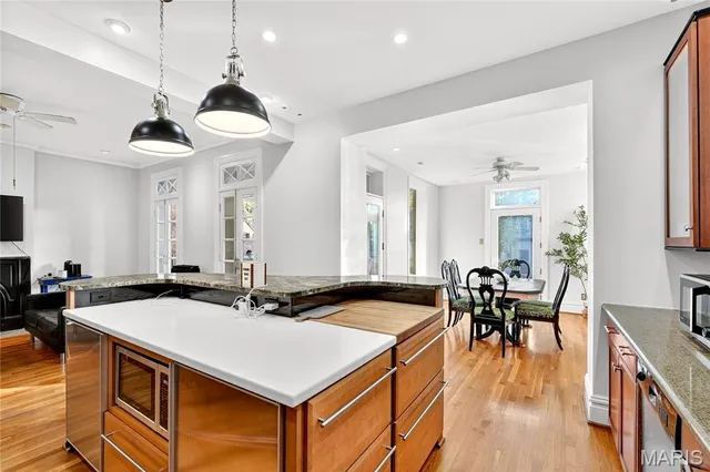 $899,000 | 4624 Pershing Place, St. Louis, MO 63108