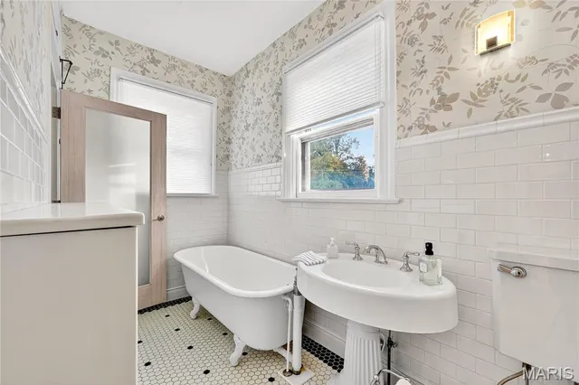 $899,000 | 4624 Pershing Place, St. Louis, MO 63108