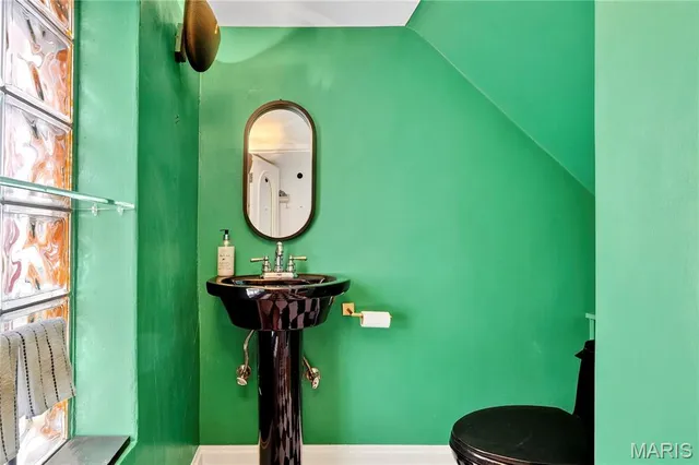 $899,000 | 4624 Pershing Place, St. Louis, MO 63108