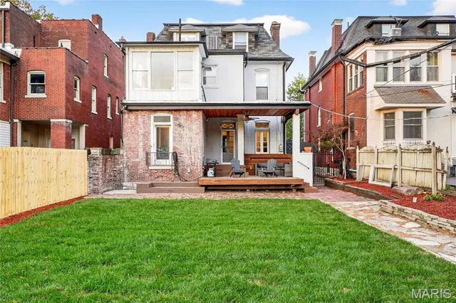 $899,000 | 4624 Pershing Place, St. Louis, MO 63108