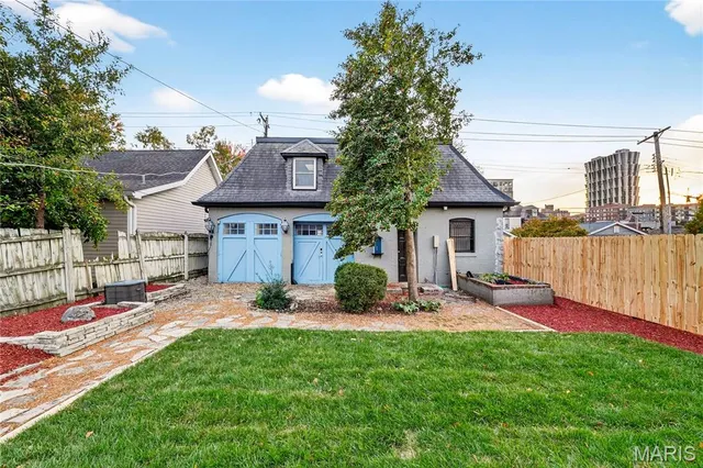 $899,000 | 4624 Pershing Place, St. Louis, MO 63108