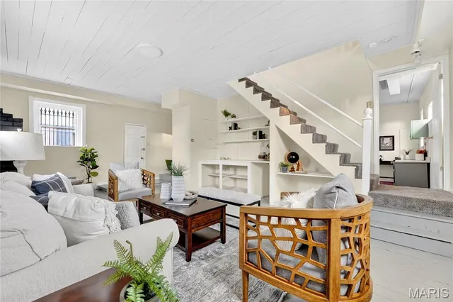 $899,000 | 4624 Pershing Place, St. Louis, MO 63108