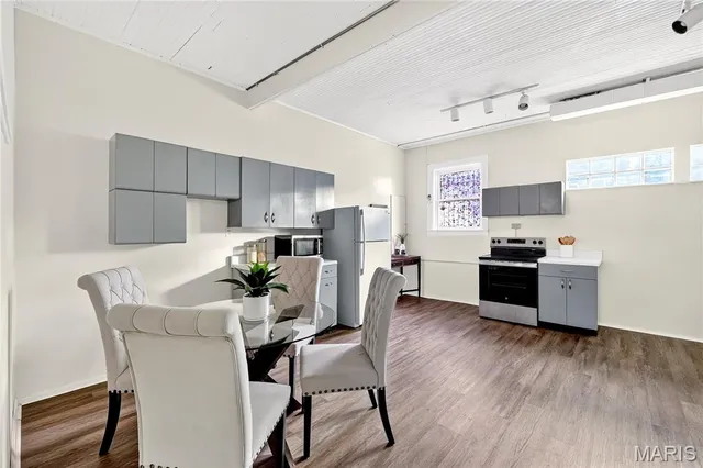 $899,000 | 4624 Pershing Place, St. Louis, MO 63108