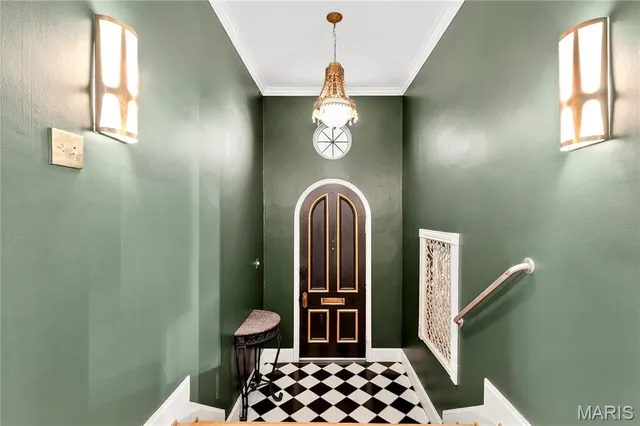 $899,000 | 4624 Pershing Place, St. Louis, MO 63108