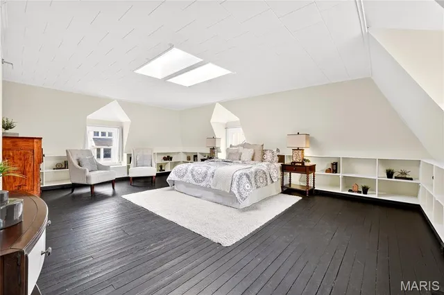 $899,000 | 4624 Pershing Place, St. Louis, MO 63108